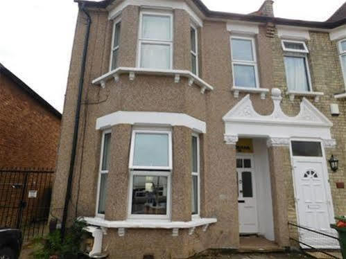 Spencer Inn Apartments Harrow Exterior foto